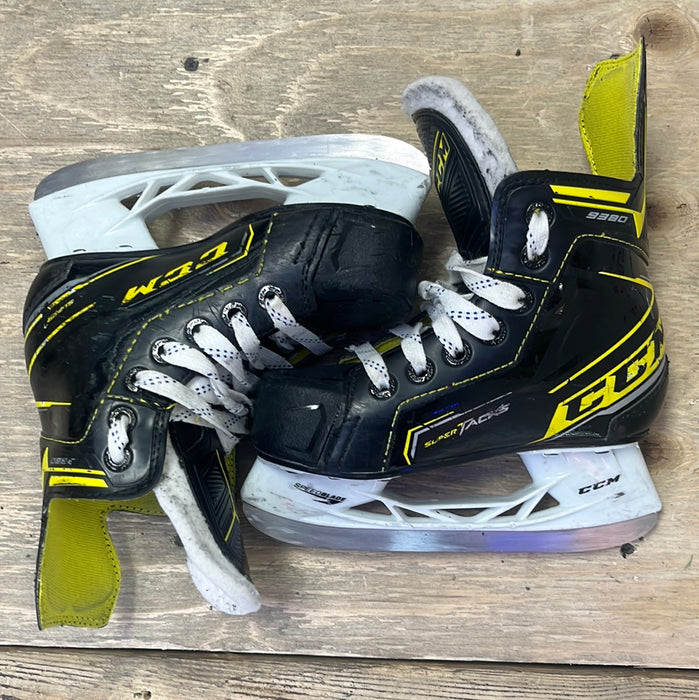Used CCM SuperTacks 9380 Size 11 Youth Skates