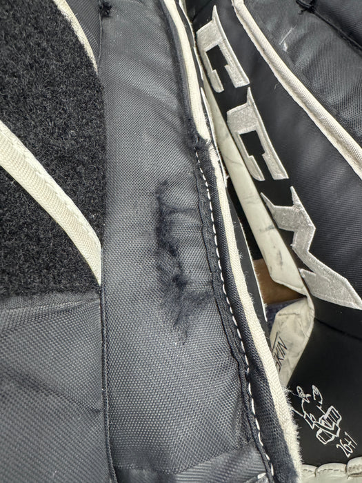 Used CCM Eflex 5.5 Goalie Leg Pads 26"+1"