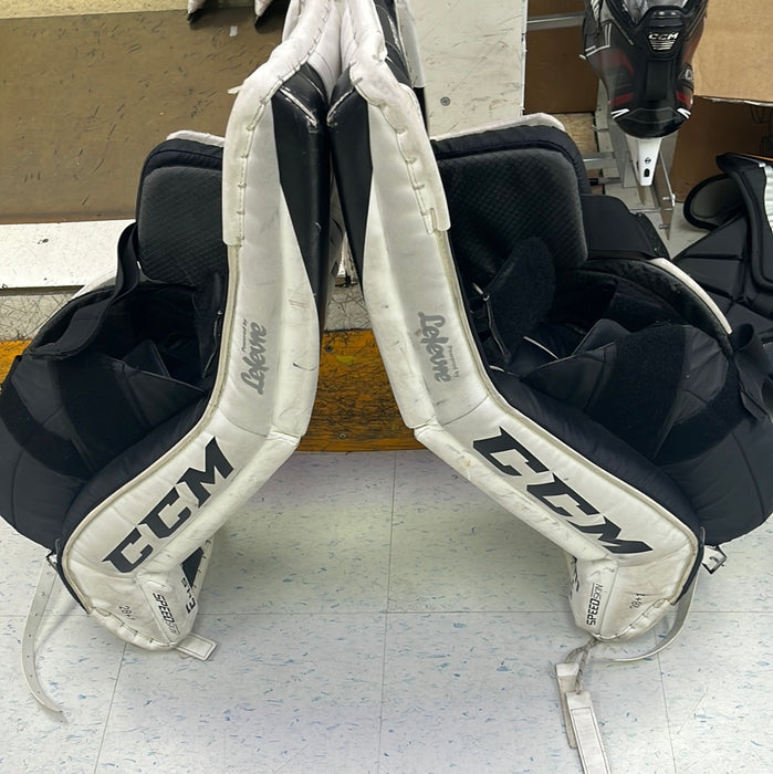 Used CCM E4.5 28+1 Goal Pads
