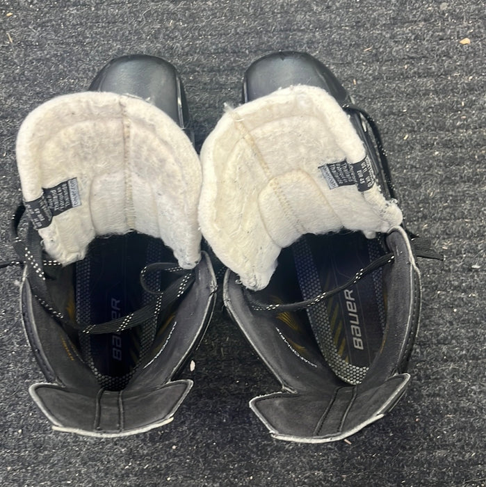 Used Bauer Supreme One.8 Size 9.5 Player Skates