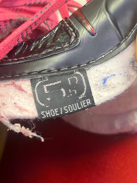 Used Bauer Vapor X600 Size 5.5 Skates