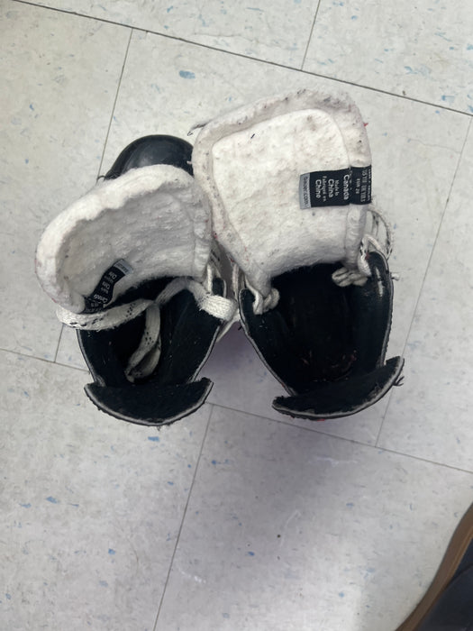 Used Bauer Supreme Pro Size 10 Youth Skates