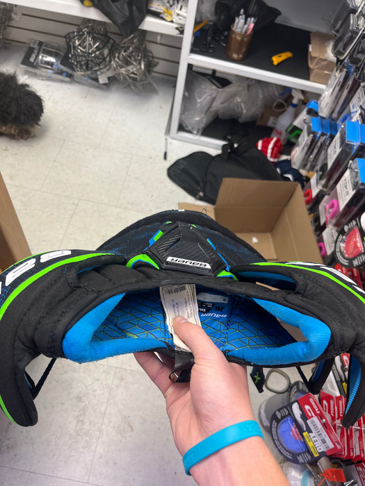 Used Bauer X Junior Small Shoulder Pad