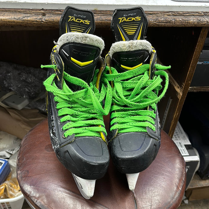 Used CCM Super Tacks Size 6.0 Intermediate Skates