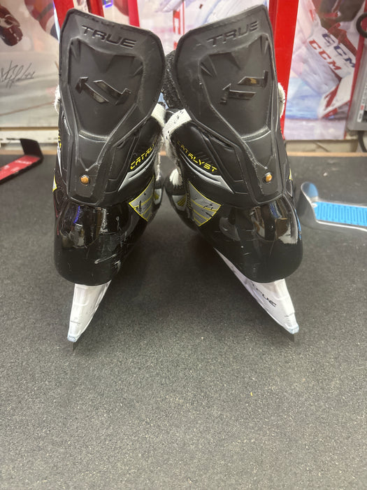 Used True Catalyst Cat 5 Skates Size 3.5 R