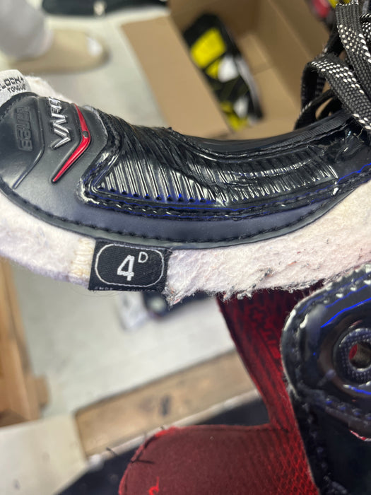 Used Bauer Vapor X900 Size 4 Skates
