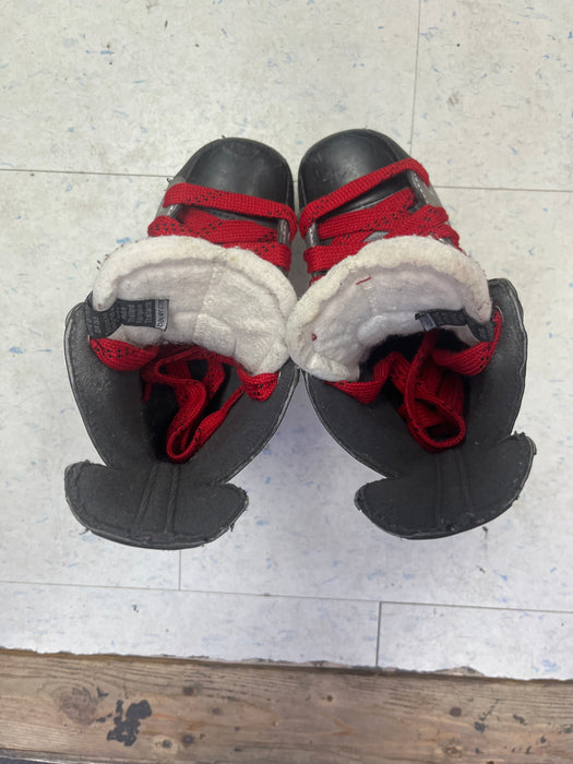 Used Bauer Vapor X3.0 Size 11 Youth Skates
