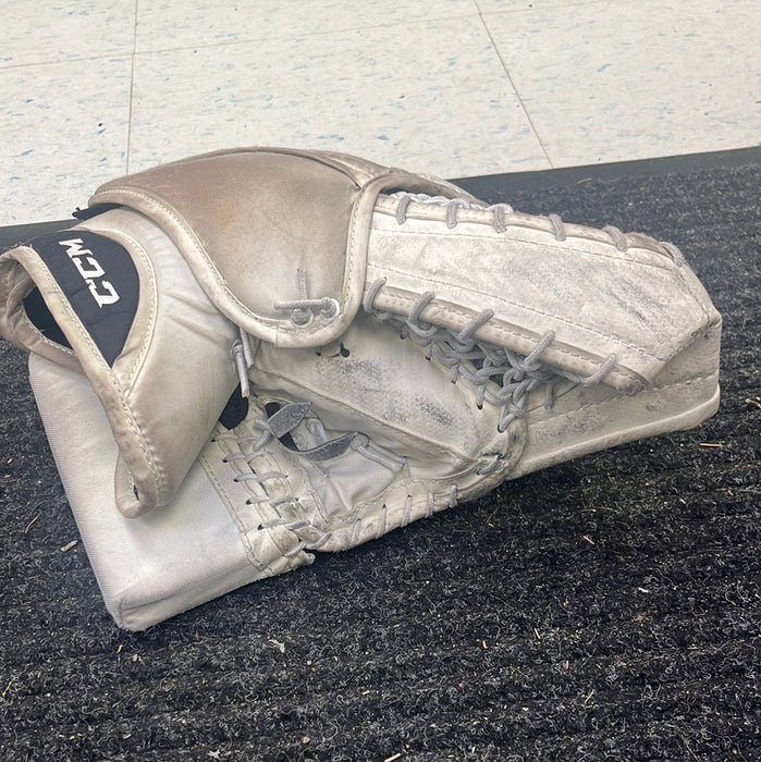 Used CCM YT Flex Youth Catcher