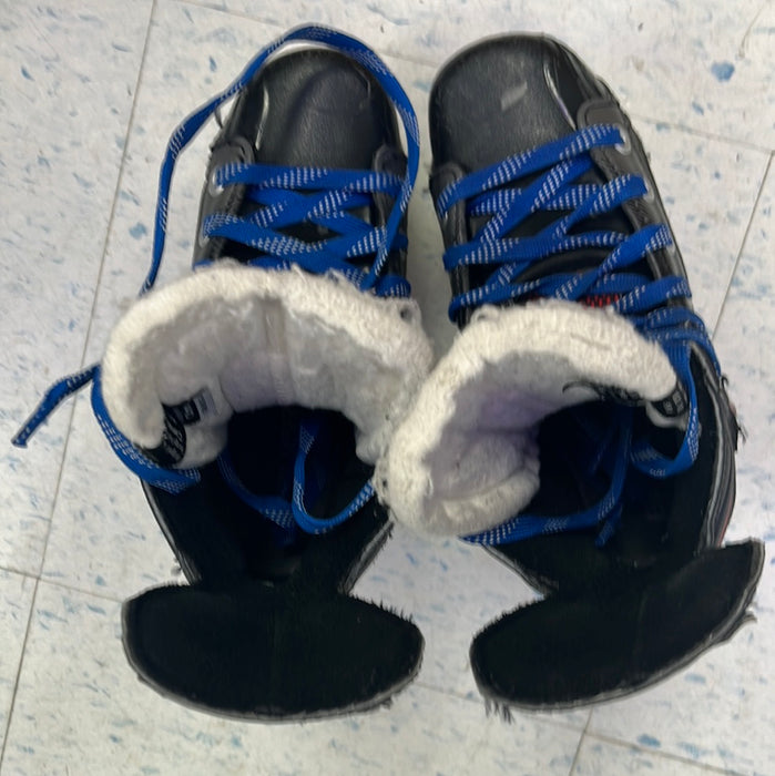 Used Bauer Vapor X600 Size 1.5 Player Skates