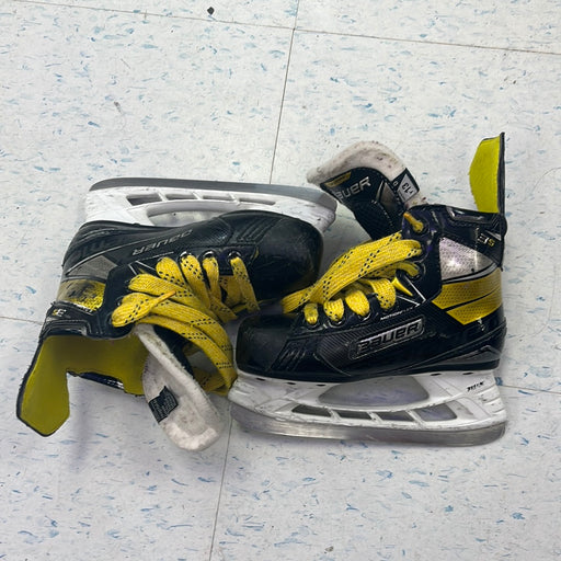 Used Bauer Supreme 3S Size 13 Youth Player Skates