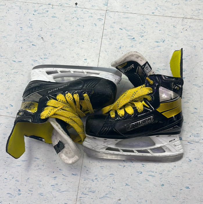 Used Bauer Supreme 3S Size 13 Youth Player Skates