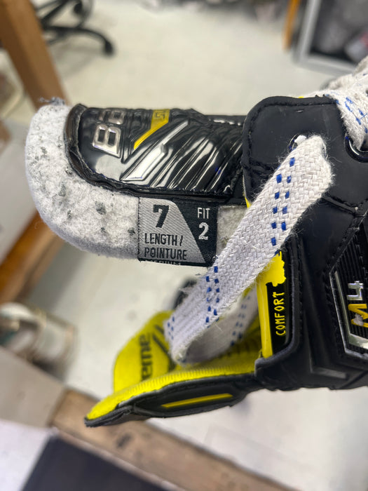 Used Bauer Supreme M4 Size 7 Skates