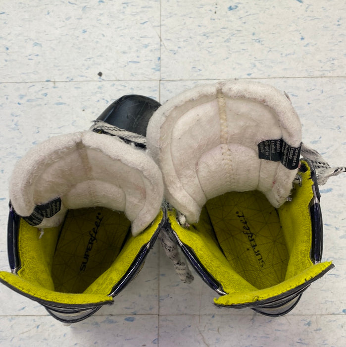 Used Bauer Supreme 3s Size 3.5 Skates