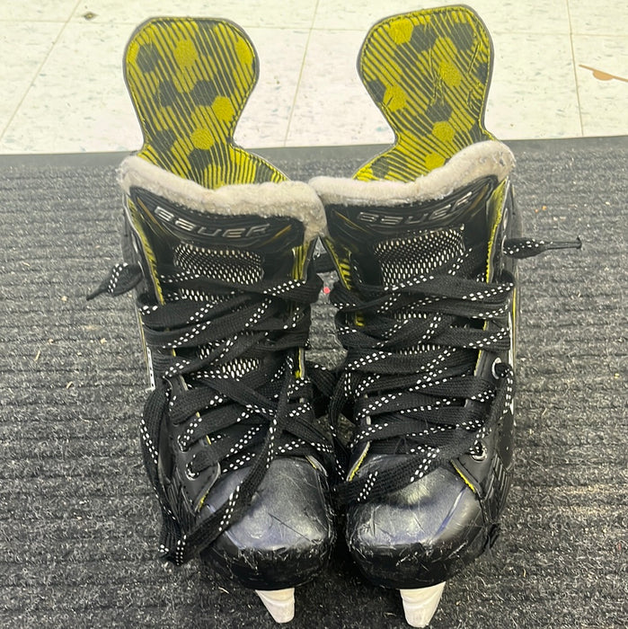 Used Bauer Supreme M3 Size 5.5 Player Skates