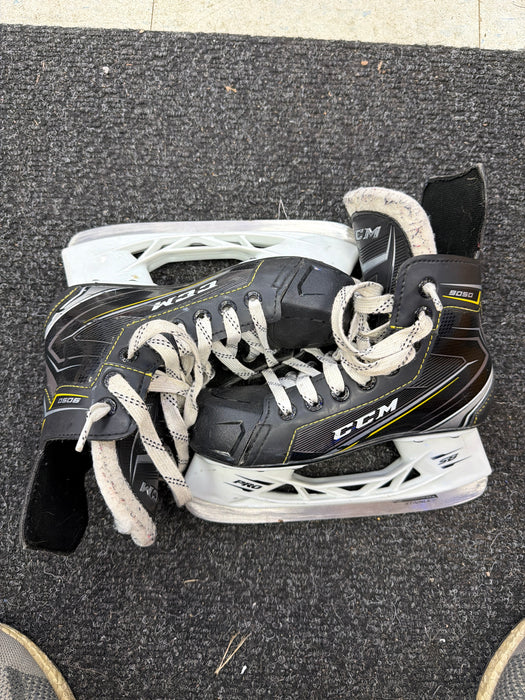 Used CCM Tacks 9050 Size 1.0D Skates