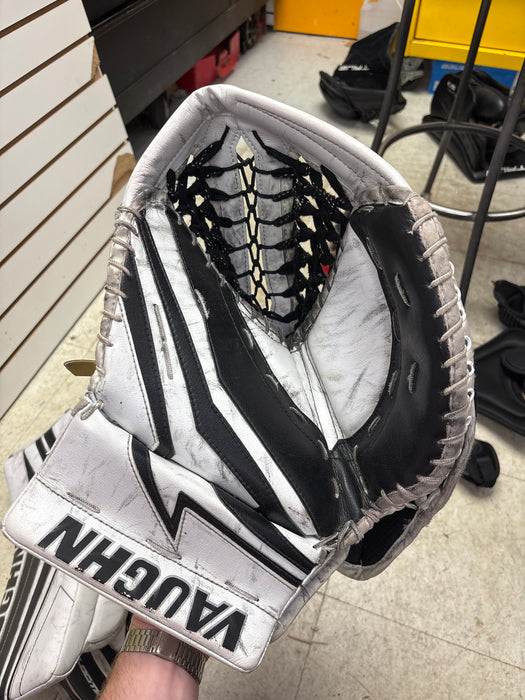 Used Vaughn Velocity V9 Pro Senior Catcher and Blockers