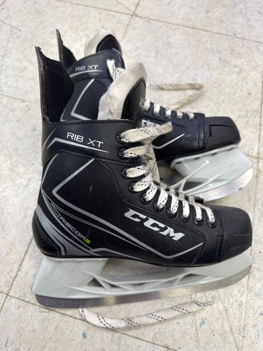 Used CCM Ribcore Rib XT Skates Size 6.0D
