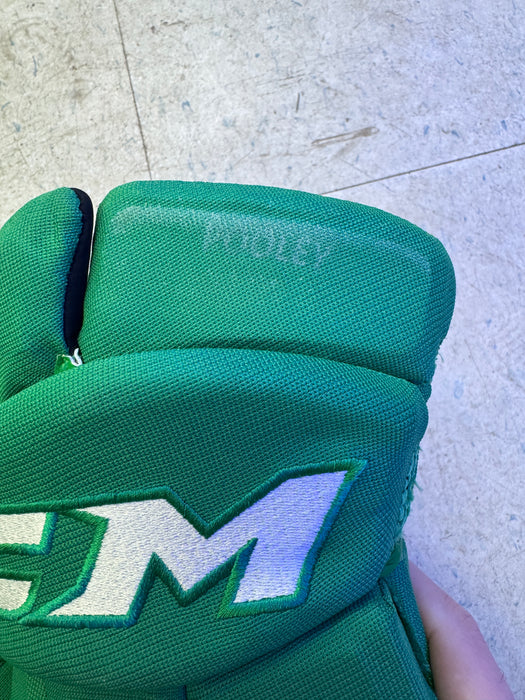 Toronto Maples Leafs Pro Stock CCM 15” Gloves - Pooley