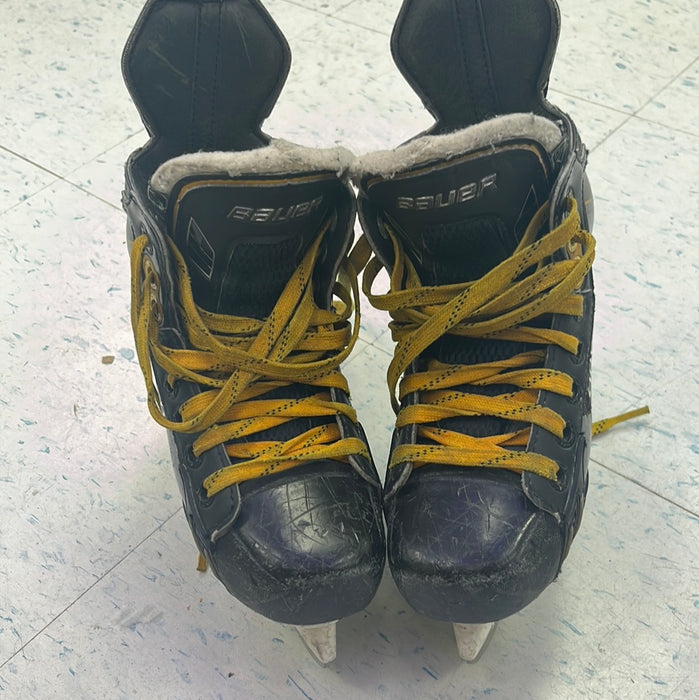 Used Bauer Supreme One.9 Size 11.5 Youth Player Skates