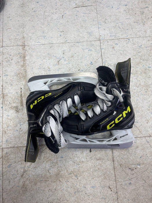 Used CCM Tacks XF80 Youth 10.0 Skates