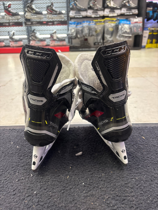 Used CCM Tacks AS580 Size 1.5 Regular Skates