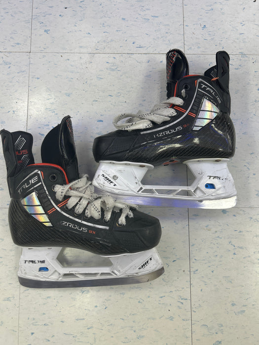 Used True Hzrdus 9X Junior Player Skates 3.0D