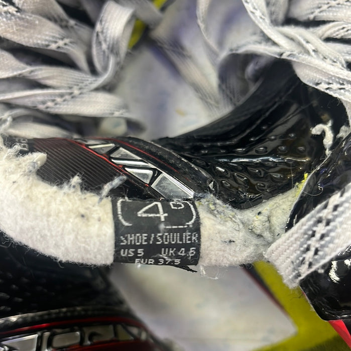 Used Bauer Vapor X2.9 Size 4 Player Skates