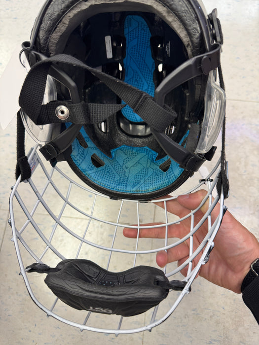 Used Bauer ReAkt 65 Helmet Combo Senior Small