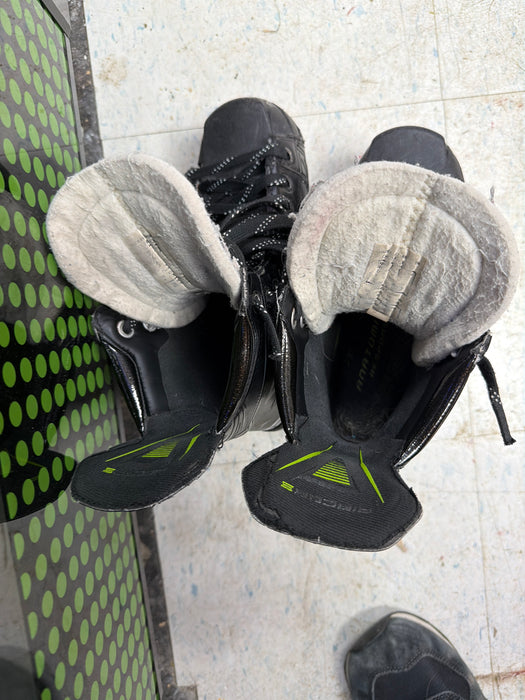 Used CCM Ribcor 76k Size 3.0D Skates