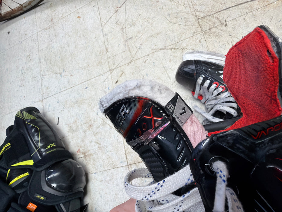 Used Bauer Vapor Fly30 Size 4.0EE Skates