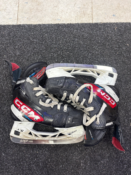 Used CCM JetSpeed Control Size 2.5R Skates