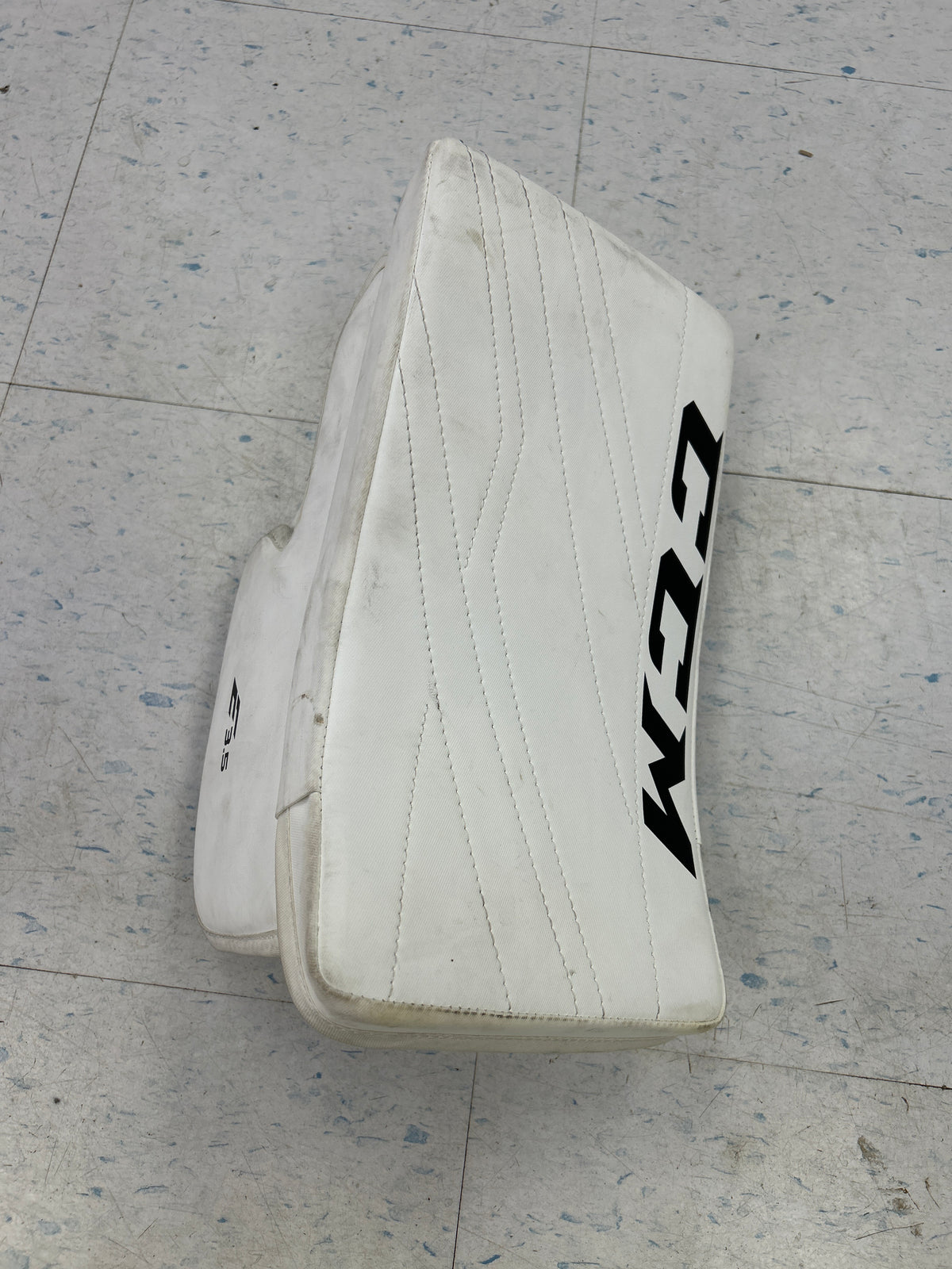 Used CCM EFlex 3.5 Junior Blocker — Crow's Sports Hockey