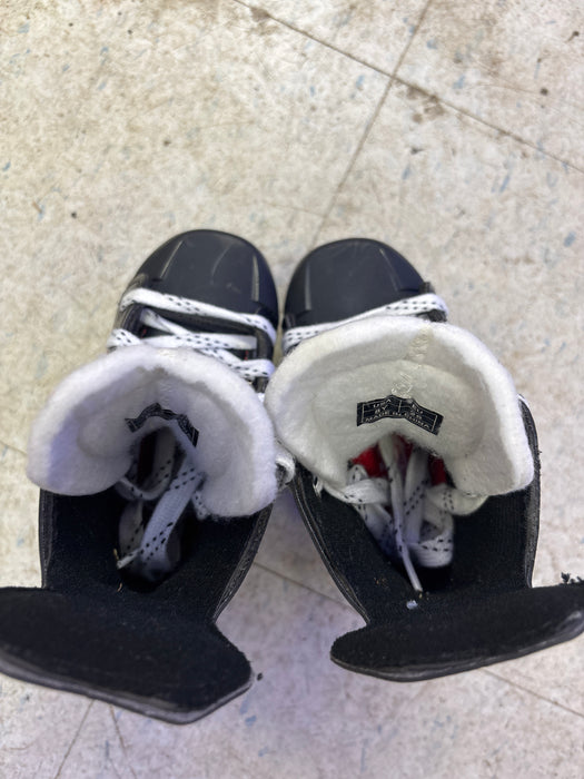 Used CCM JetSpeed FT340 Size 8.0 Youth Skates