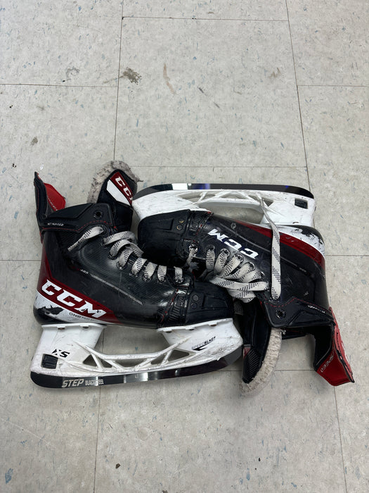 Used CCM JetSpeed FT485 Size 4.0R Skates