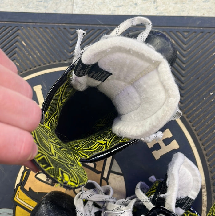 Used Bauer Vapor 3X Youth 12D Player Skates