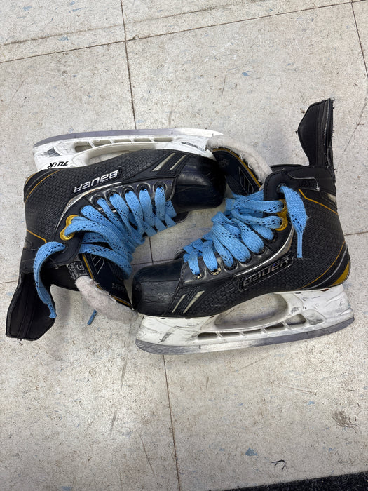 Used Bauer Supreme One.8 Size 3.0D Skates