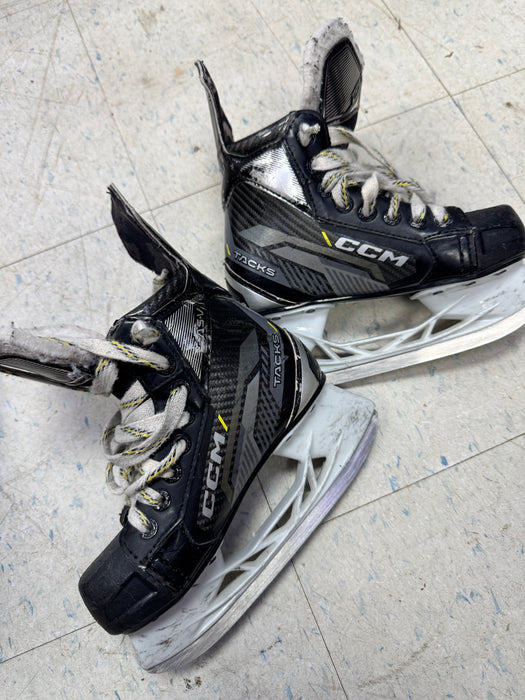 Used CCM Tacks AS-V Skates Y13.0