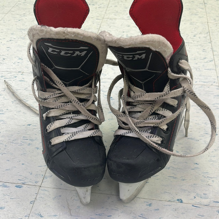 Used CCM JetSpeed FT480 Size 12 Youth Player Skates