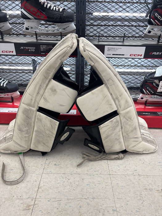 Used Brian’s Subzero 8.0 Series Junior Goal pads 27+1”