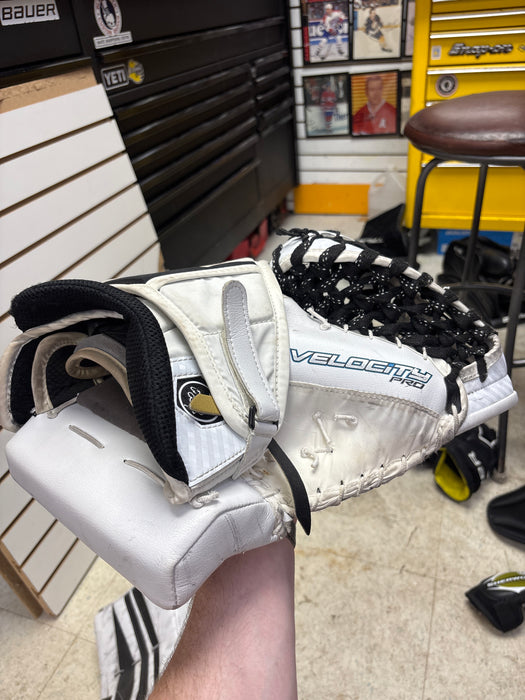 Used Vaughn Velocity V9 Pro Senior Catcher and Blockers