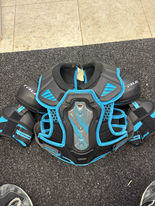 Used True AX7 Junior Medium Shoulder Pad