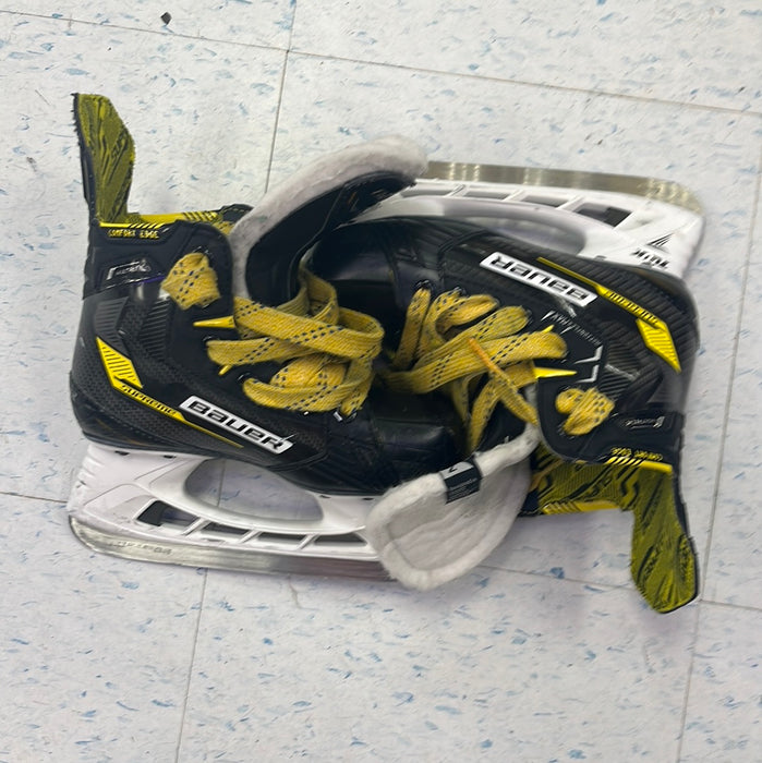 Used Bauer Supreme Matrix Size 2EE Player Skates