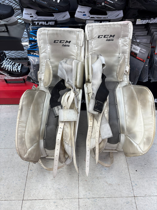 Used CCM Extreme Flex III Senior 33"+1" Leg Pads