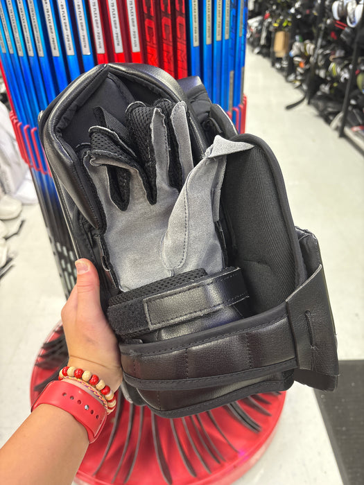 Demo Brian's Iconik X Junior Regular Blocker Catcher Set