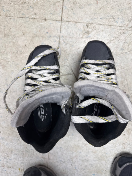 Used CCM Super Tacks 9370 Goal Skates Size 3.0