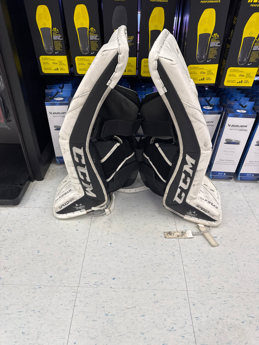 Used CCM Eflex 5.5 26+1” Goalie Leg Pads