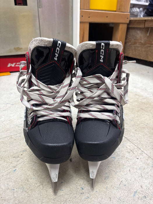 Used CCM EFlex 6.5 Size 3.0 Skates