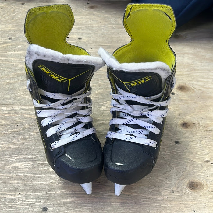 Used CCM SuperTacks 9380 Size 11 Youth Skates