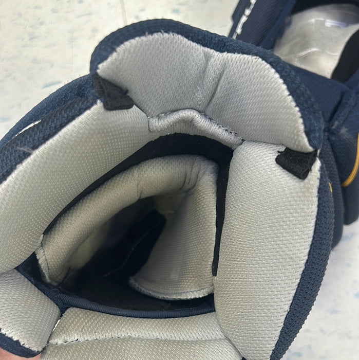 Used True Catalyst 7X Gloves