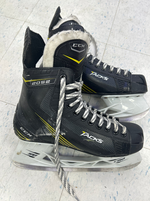 Used CCM Tacks 2052 Player Skates